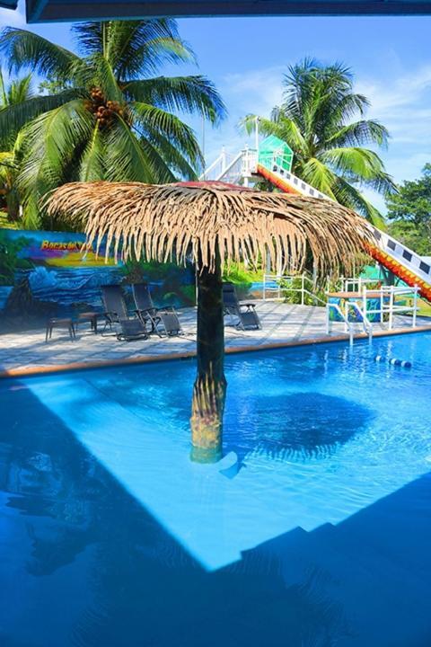 Castillo Inspiracion Hostel Bocas del Toro Exterior foto